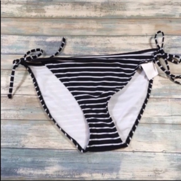 Xhilaration Striped Bikini Bottoms - Picture 1 of 4